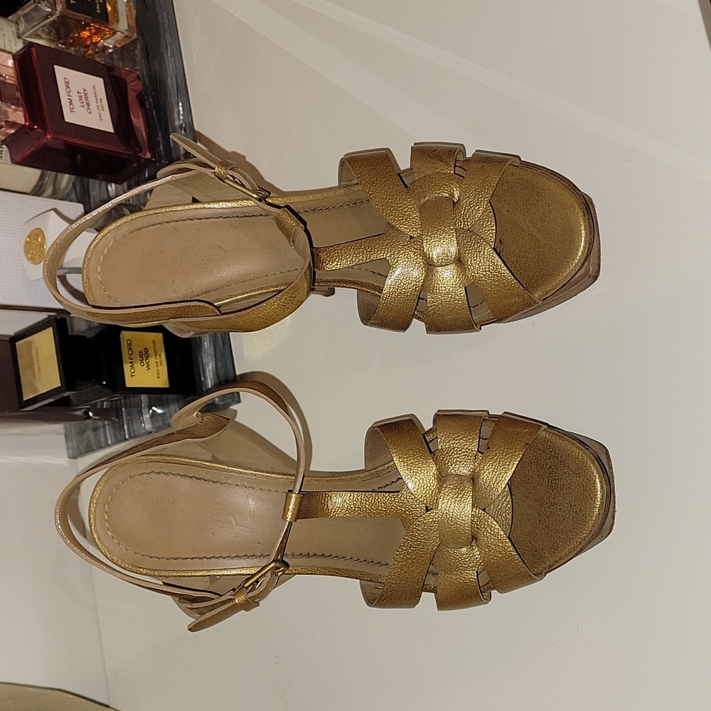 Patent Leather Saint Laurent Tribute Heels